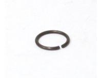 Image of Valve guide retaining clip
