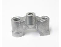 Image of Camshaft holder, Front Left hand for Rear cylinder head