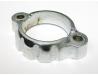 Exhaust clamp onto cylinder head