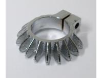 Image of Exhaust to cylinder head clamp for No.1 or 2 cylinders